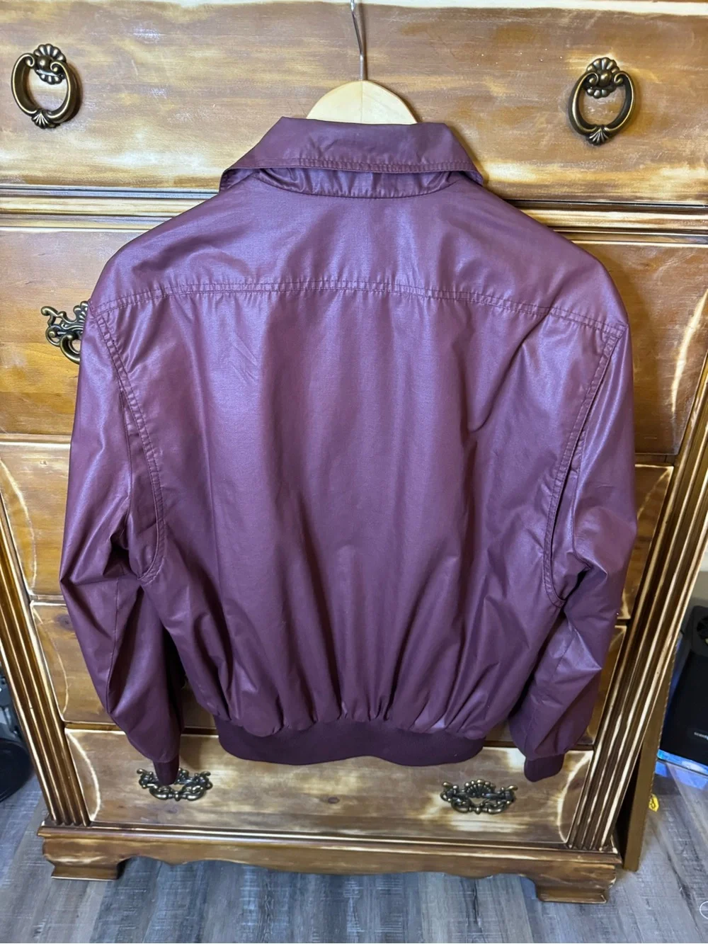 Members Only Vintage Burgundy Bomber Jacket Size 40 - Picture 3 of 3
